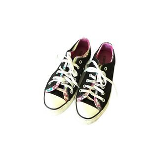 Converse Women's Low Top Size 8 Black Pink